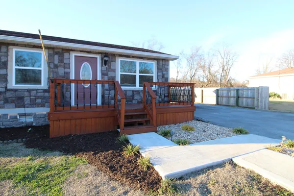 $1,295 | 403 Pineridge Drive, Hopkinsville, KY 42240