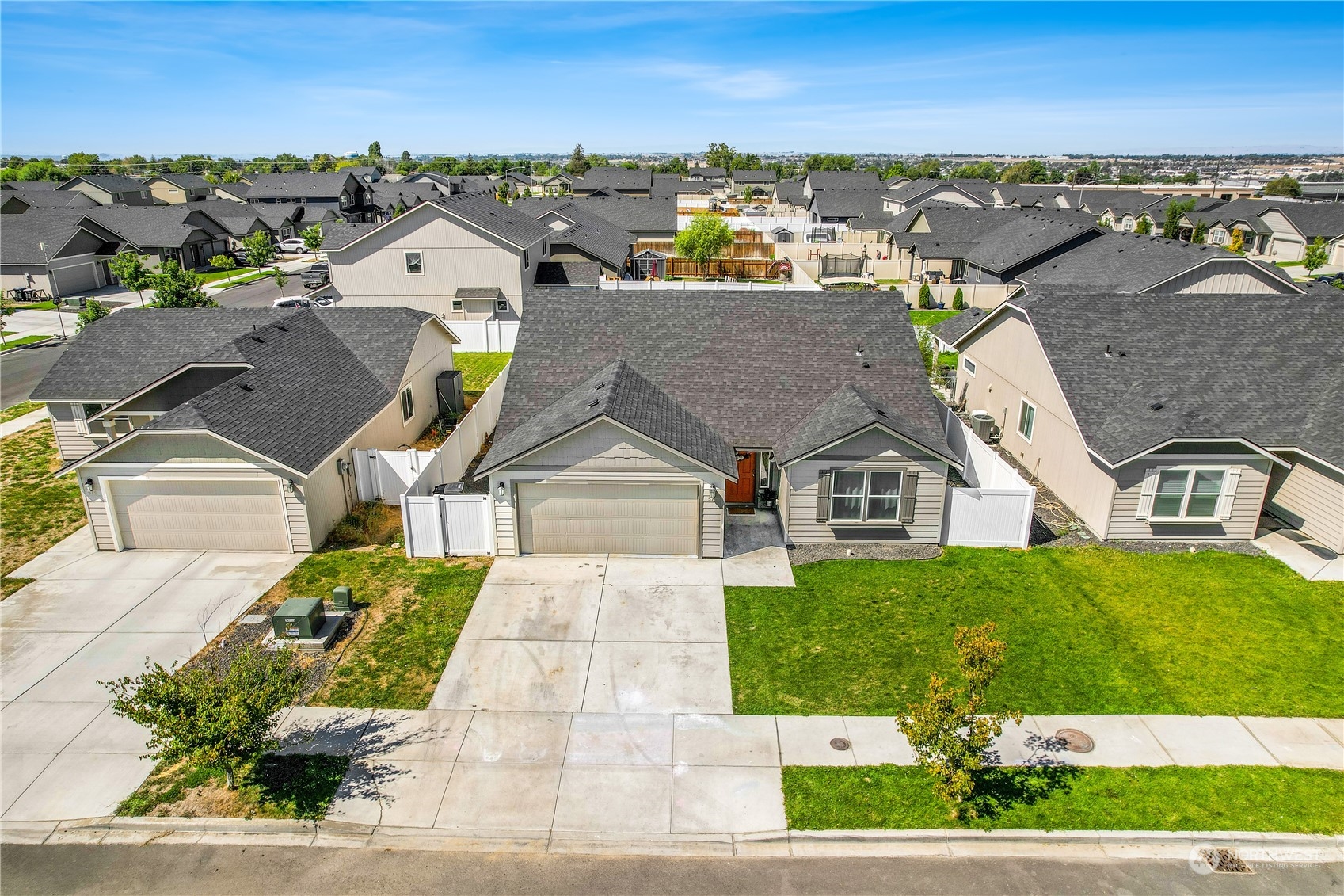572 South Rees Street Moses Lake, WA 98837 - Photo 1 of 29 Gallery Image 1