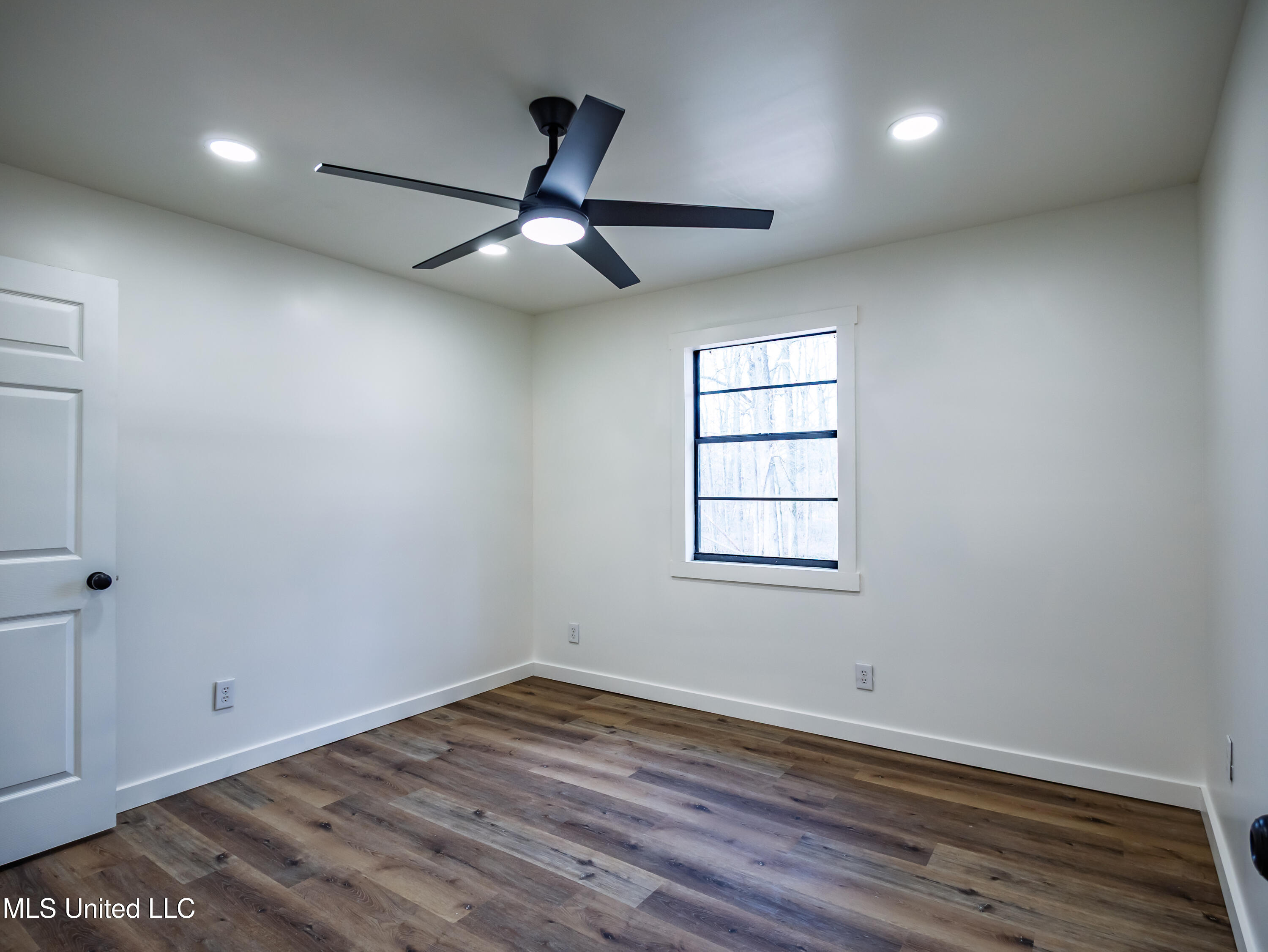 1565 Ales Road Batesville, MS 38606 - Photo 15 of 55 1565 Ales Rd Batesville MS_2025-12-09_42