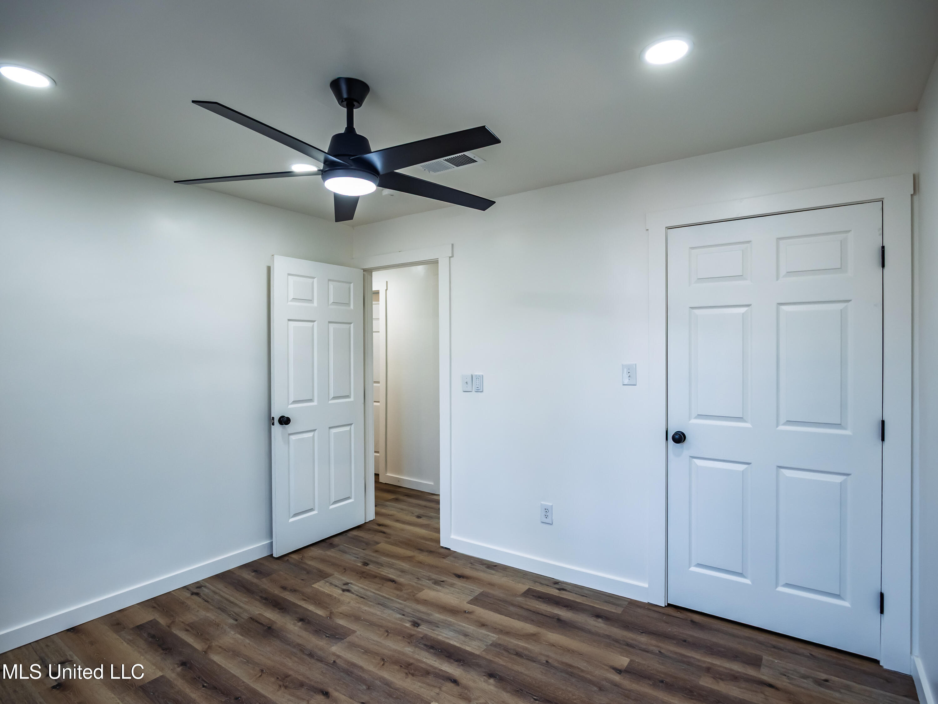 1565 Ales Road Batesville, MS 38606 - Photo 16 of 55 1565 Ales Rd Batesville MS_2025-12-09_43