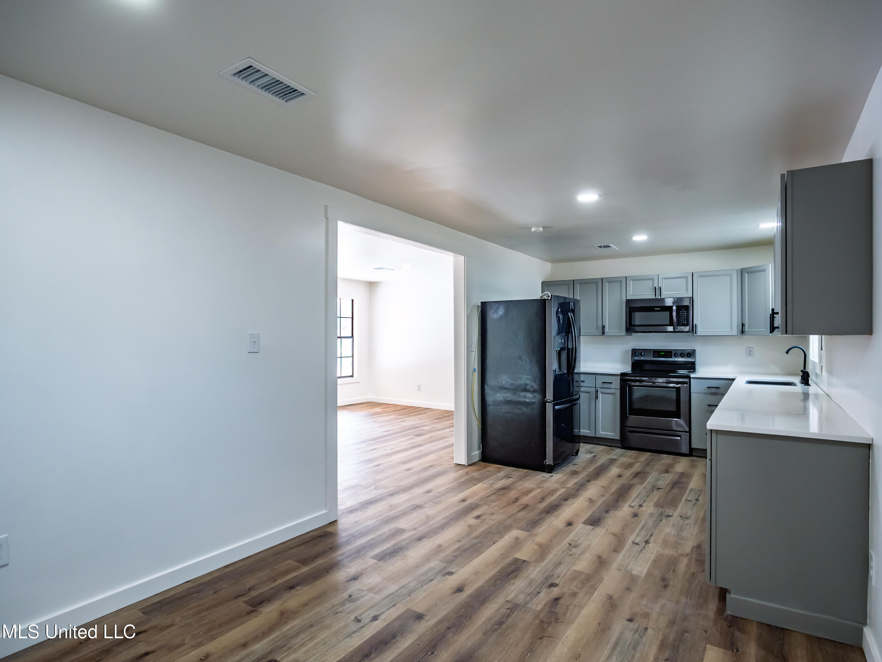 1565 Ales Road Batesville, MS 38606 - Photo 22 of 55 1565 Ales Rd Batesville MS_2025-12-09_35