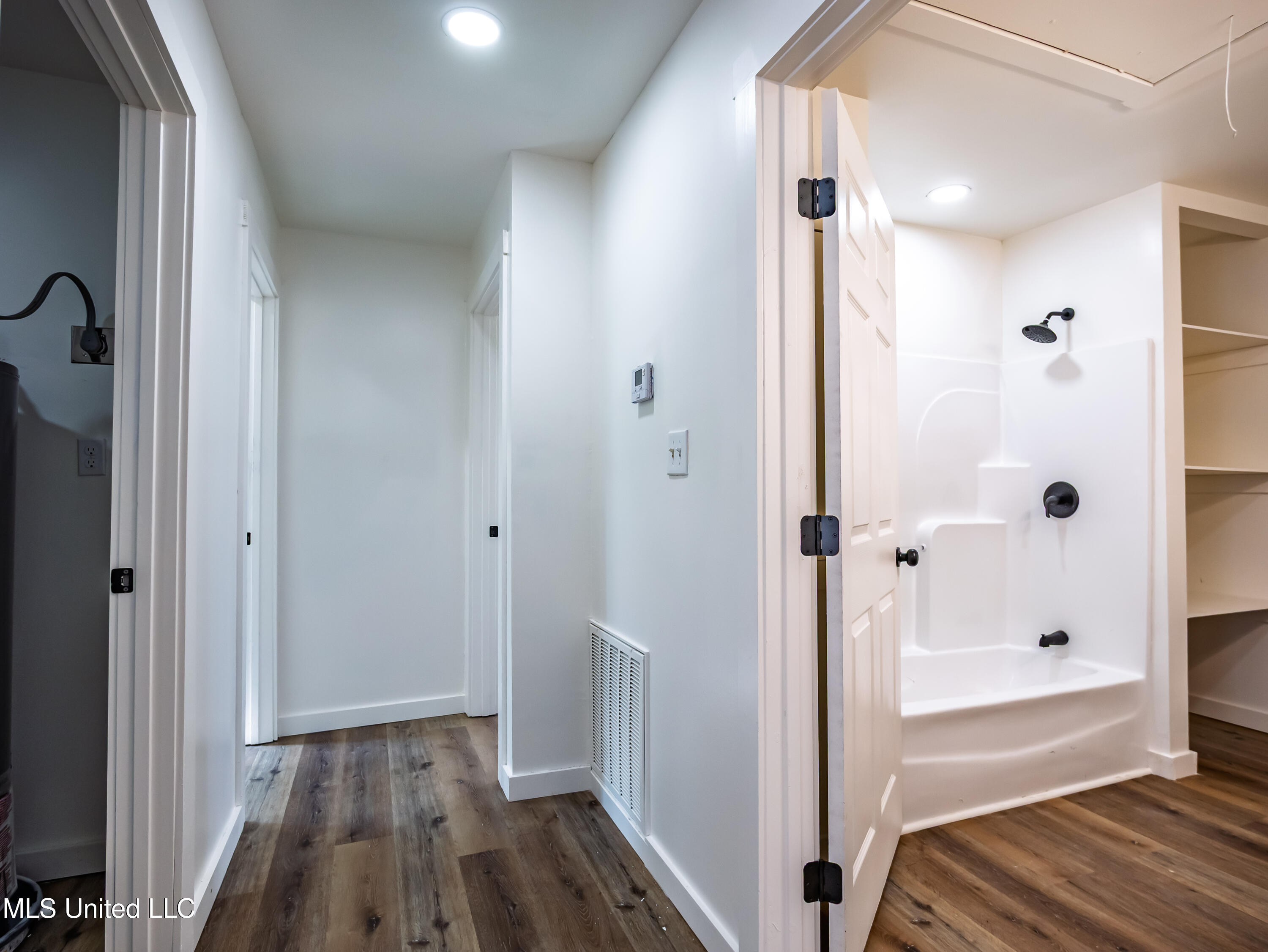 1565 Ales Road Batesville, MS 38606 - Photo 23 of 55 1565 Ales Rd Batesville MS_2025-12-09_36