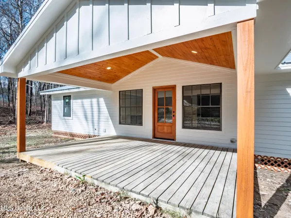 $259,900 | 1565 Ales Road, Batesville, MS 38606