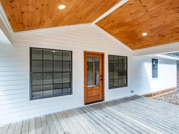 $259,900 | 1565 Ales Road, Batesville, MS 38606