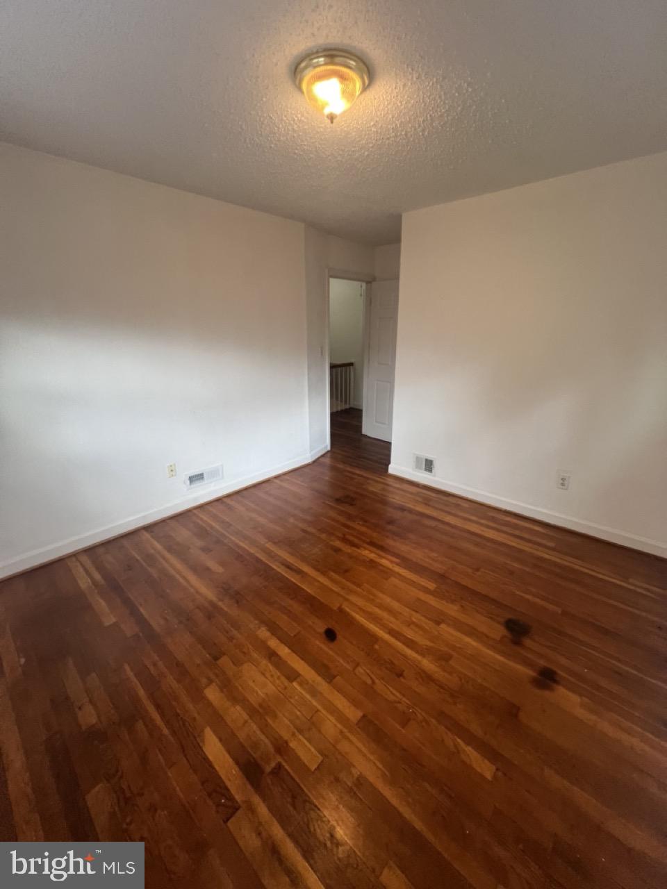 927 Southridge Road Baltimore, MD 21228 - Photo 10 of 19 Gallery Image 10
