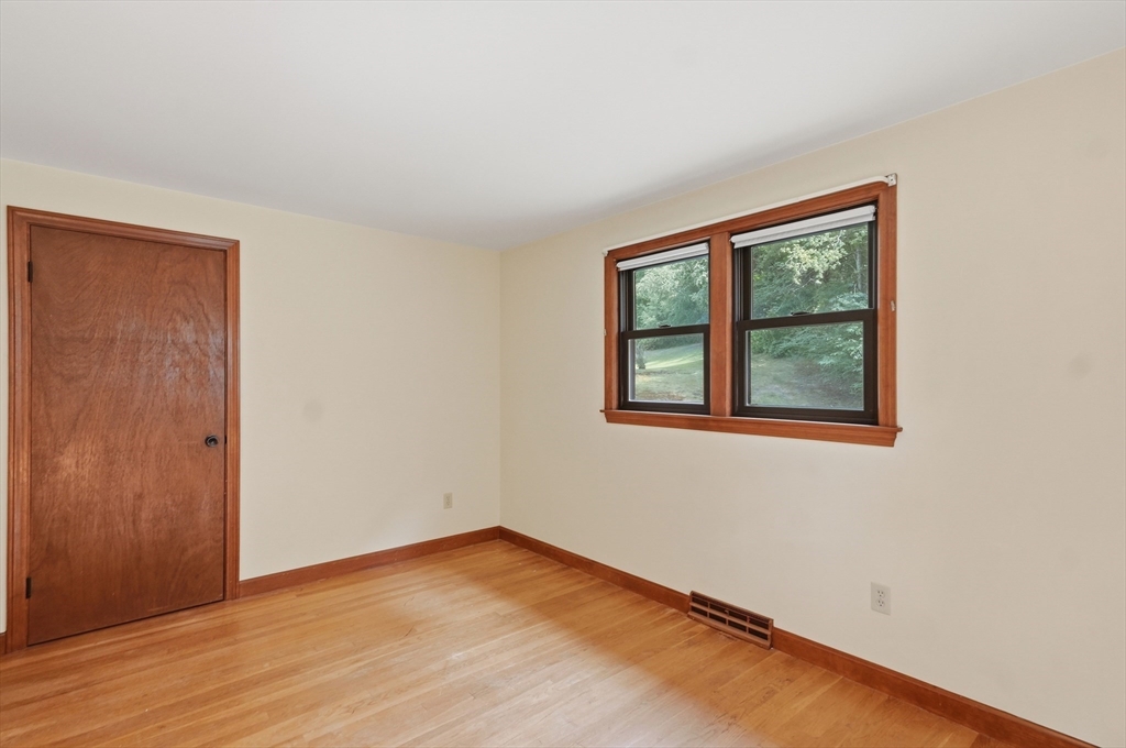 9 Conestoga Road Chelmsford, MA 01824 - Photo 13 of 26 Gallery Image 13