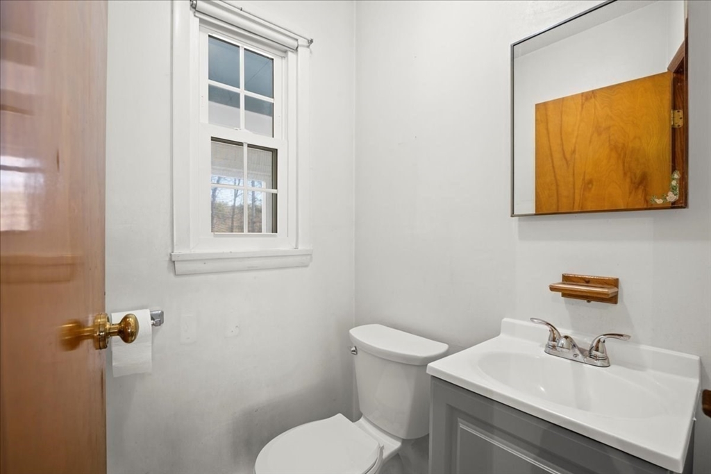 256 Worcester Road Barre, MA 01005 - Photo 10 of 35 Gallery Image 10