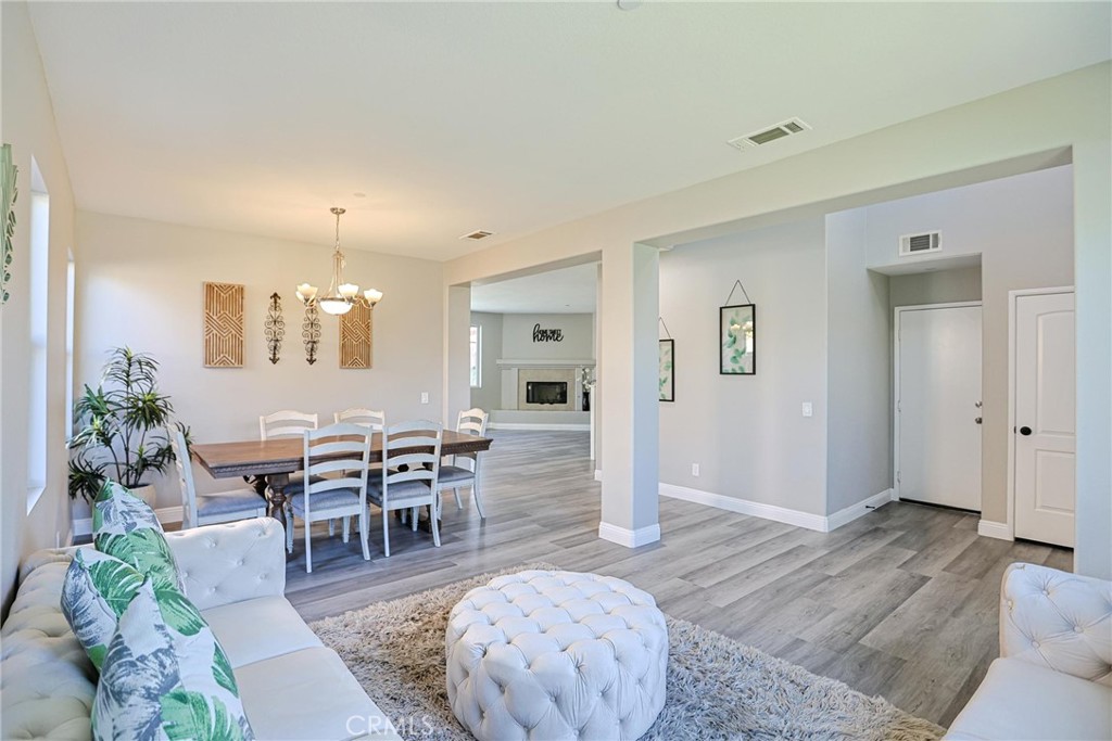 4979 Tyler Meadow Road Riverside, CA 92505 - Photo 5 of 47