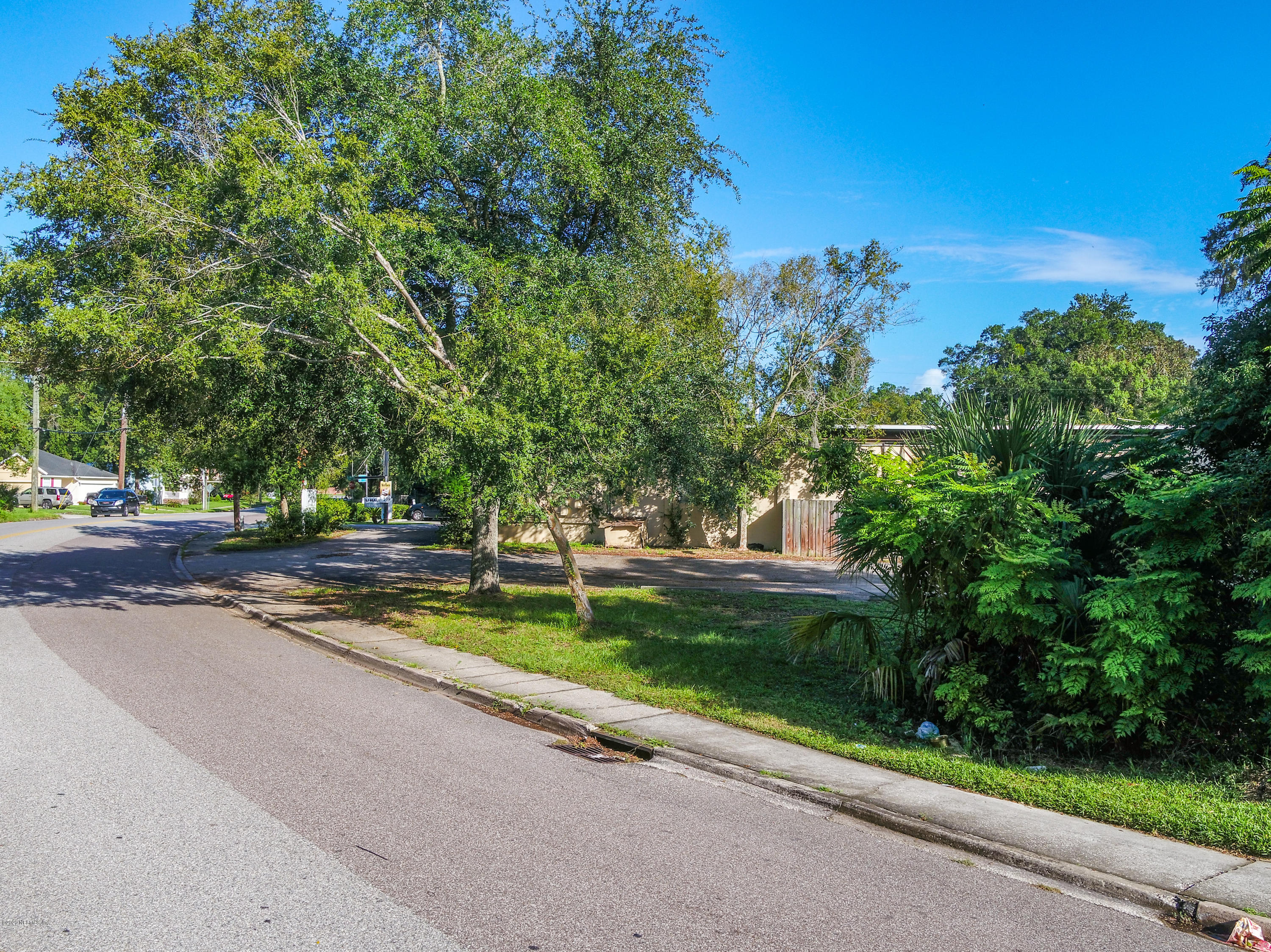 2627 Spring Park Road Jacksonville, FL 32207 - Photo 24 of 61 2627 Spring Park Rd_K2 Edit-34