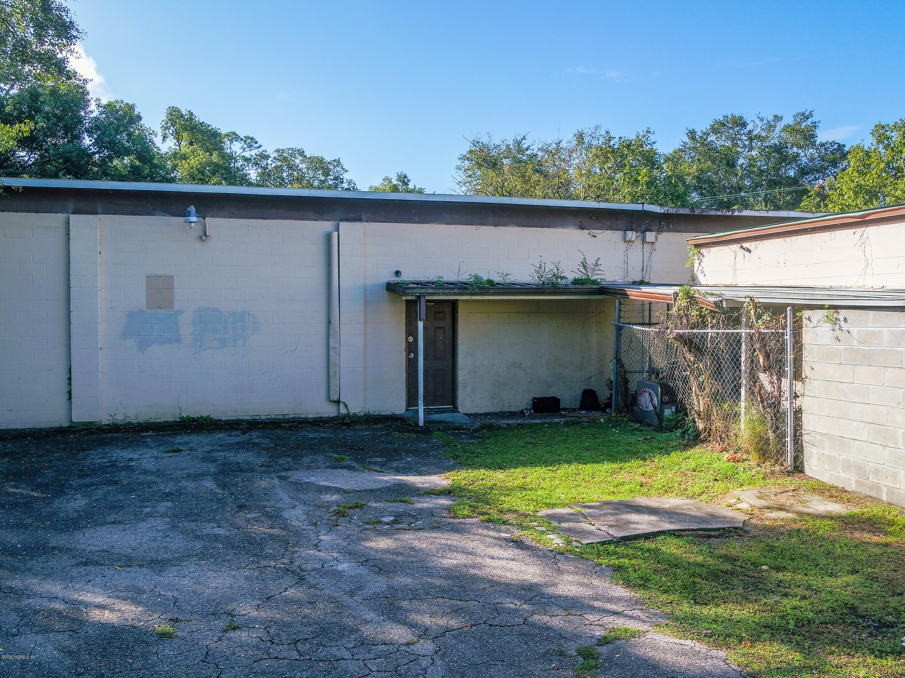 2627 Spring Park Road Jacksonville, FL 32207 - Photo 9 of 61 2627 Spring Park Rd_K2 Edit-55