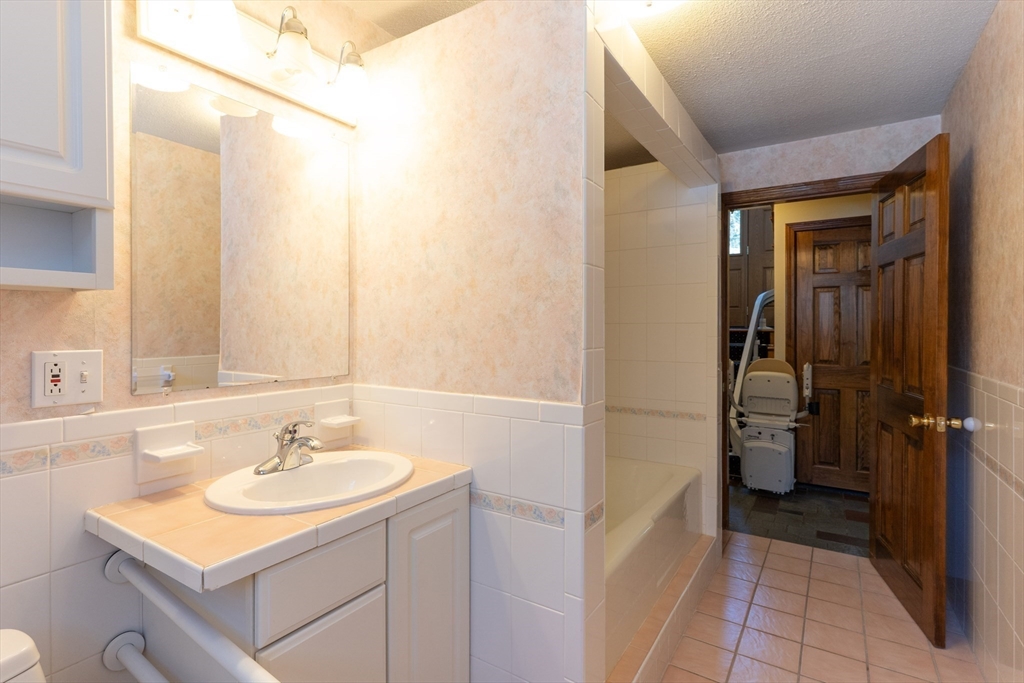 58 Shattuck Road Sturbridge, MA 01566 - Photo 28 of 41 Gallery Image 28