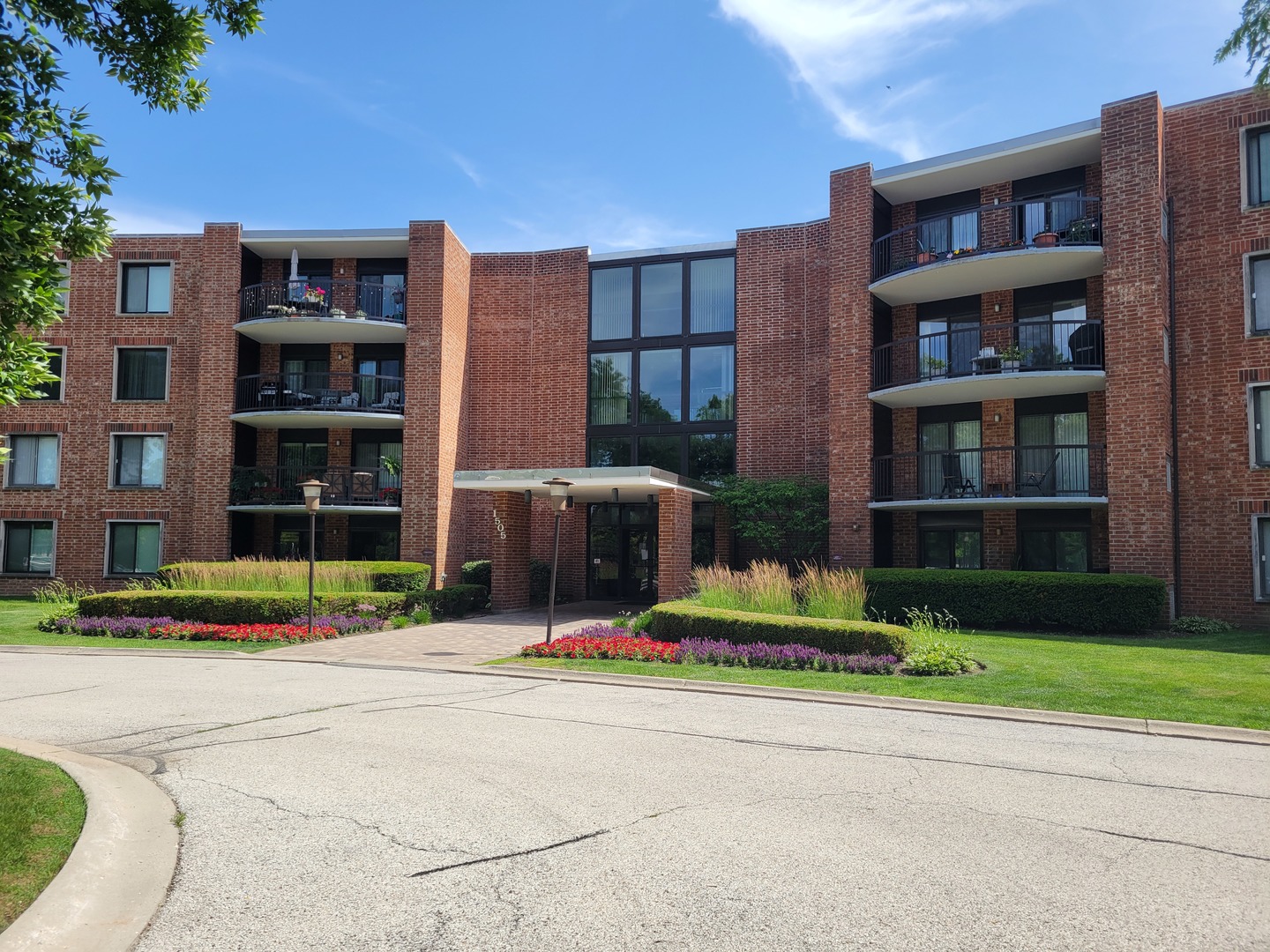 1505 East Central Road, Unit 312B Arlington Heights, IL 60005 - Photo 1 of 14