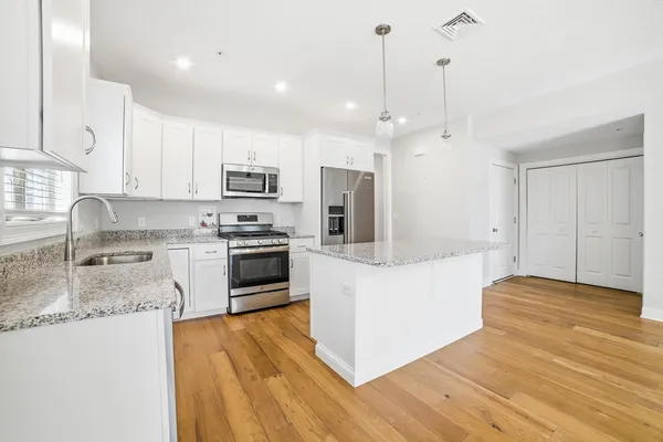 $599,000 | 707 Southwood Lane, Unit 707, Clinton, MA 01510
