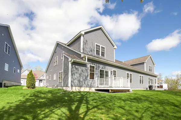 $599,000 | 707 Southwood Lane, Unit 707, Clinton, MA 01510