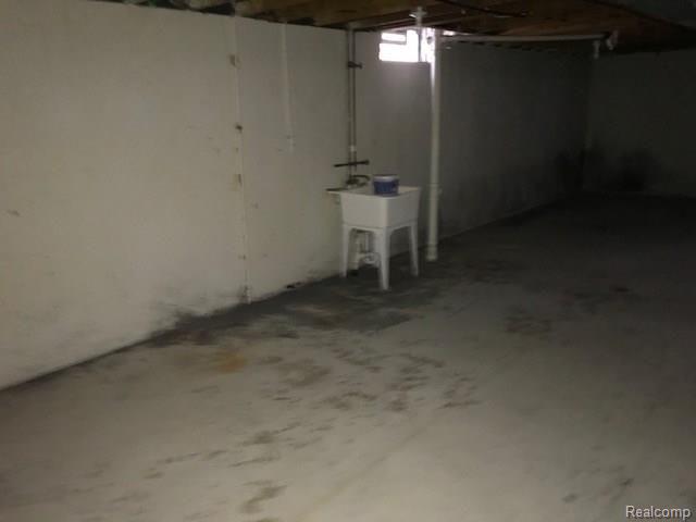 6791 Toepfer Road Warren, MI 48091 - Photo 12 of 12 IMG_1873.jpg
