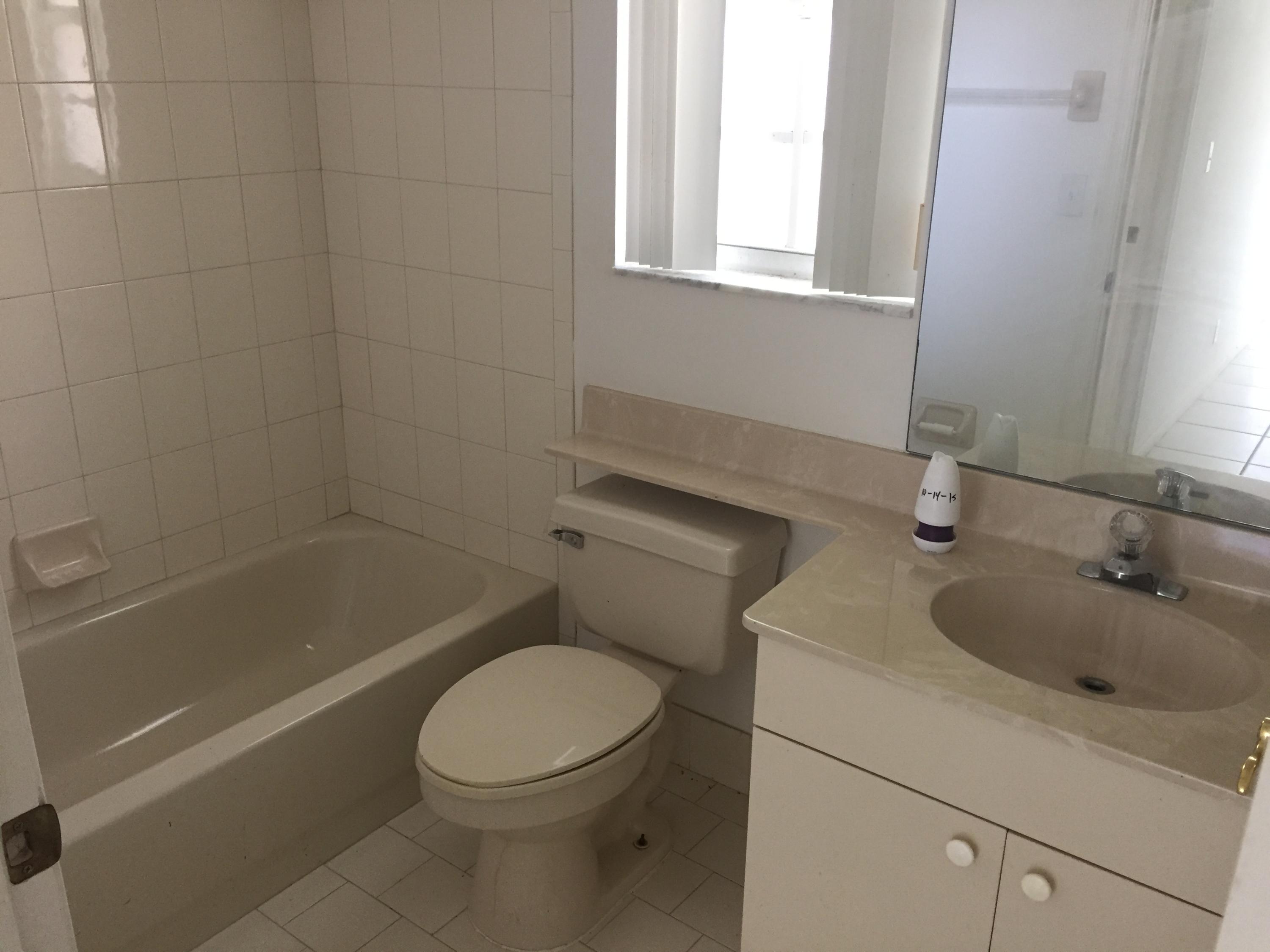 1015 Aspri Way Riviera Beach, FL 33418 - Photo 9 of 11 Bathroom 2