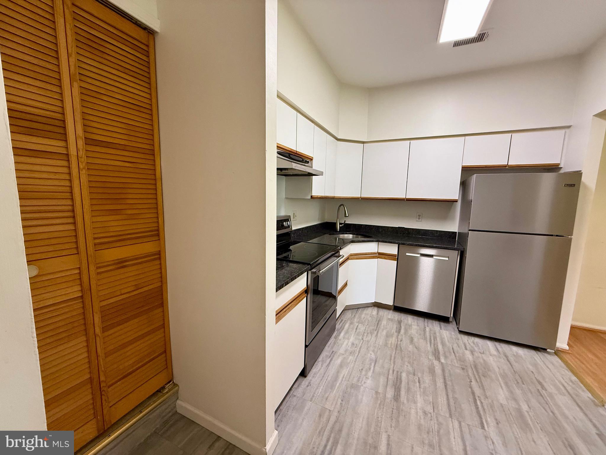 301 Byberry Road, Unit H10 Philadelphia, PA 19116 - Photo 7 of 26 Gallery Image 7