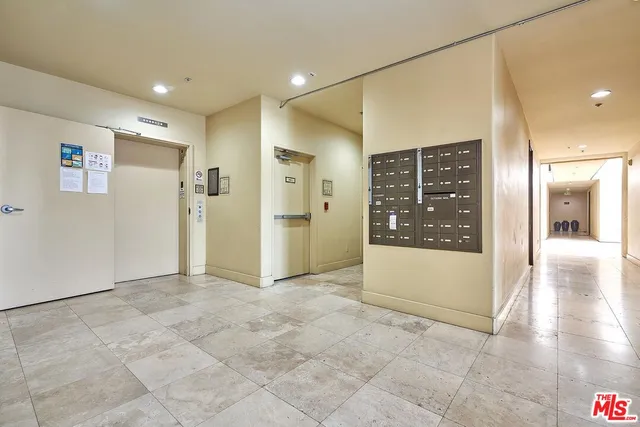 $978,000 | 4568 West 1st Street, Unit 307, Los Angeles, CA 90004