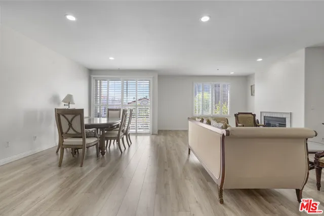 $978,000 | 4568 West 1st Street, Unit 307, Los Angeles, CA 90004