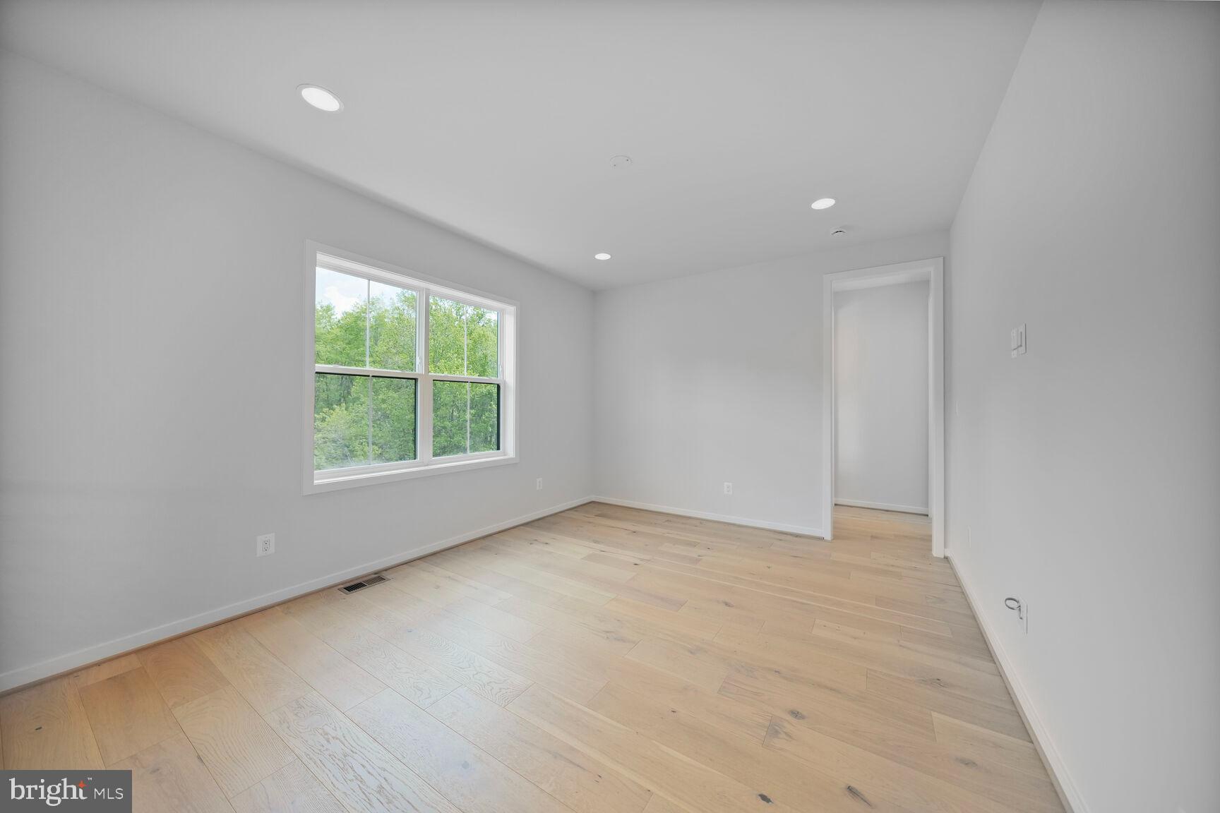 11461 Stuart Mill Road Oakton, VA 22124 - Photo 27 of 49 Gallery Image 27