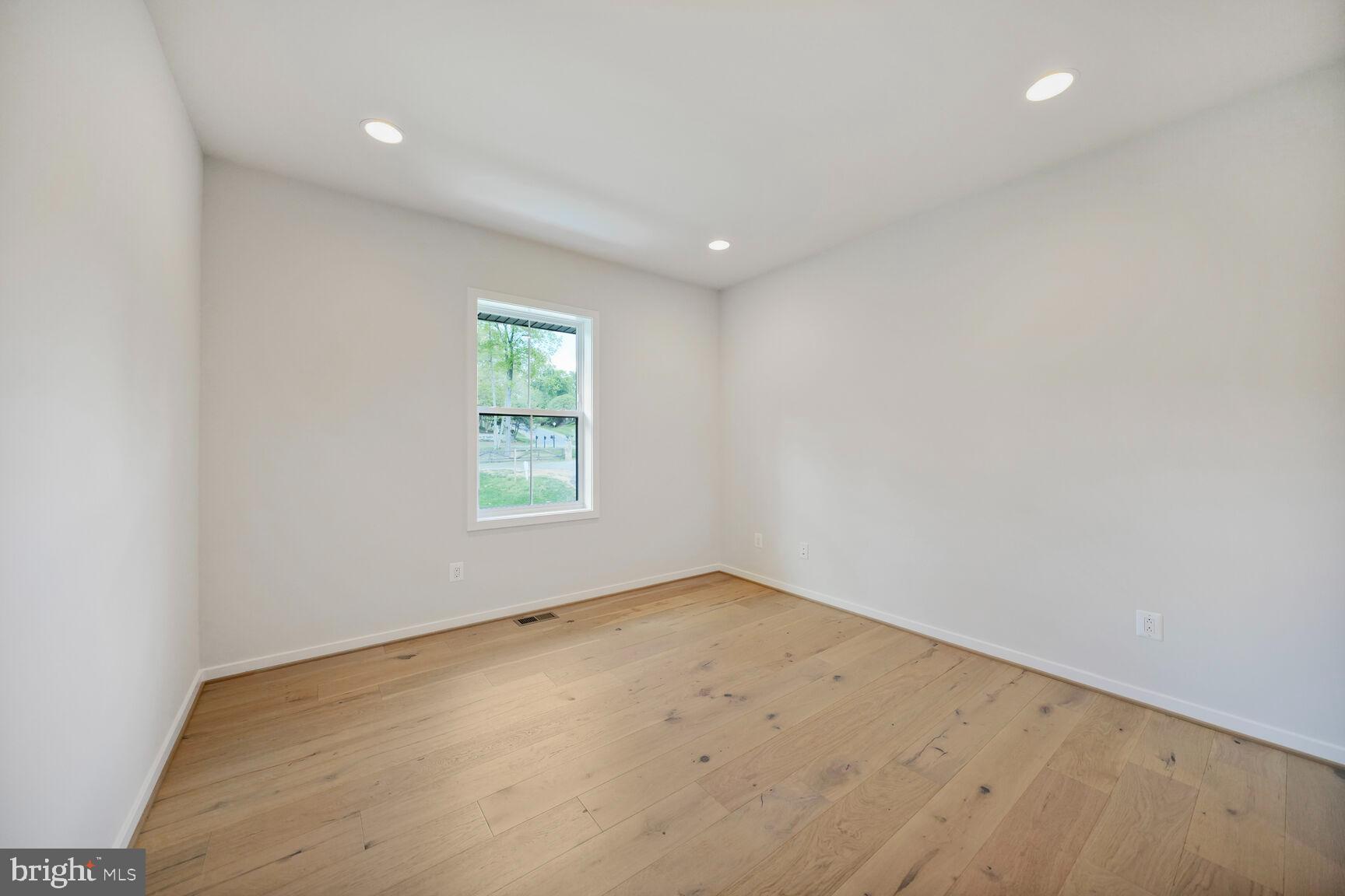 11461 Stuart Mill Road Oakton, VA 22124 - Photo 31 of 49 Gallery Image 31