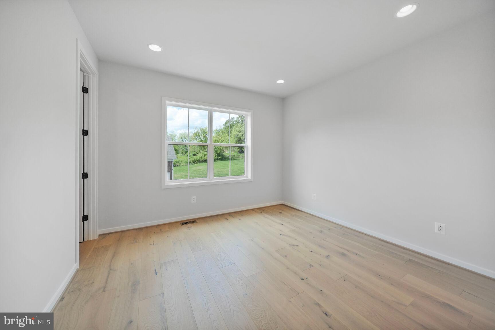 11461 Stuart Mill Road Oakton, VA 22124 - Photo 33 of 49 Gallery Image 33