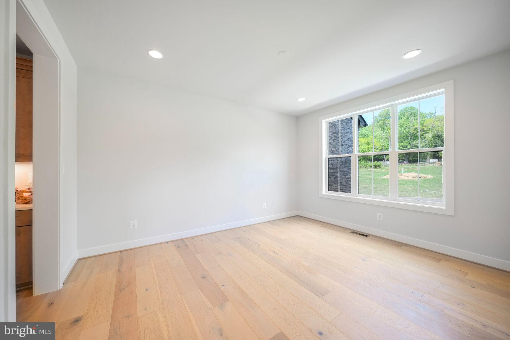 11461 Stuart Mill Road Oakton, VA 22124 - Photo 36 of 49 Gallery Image 36