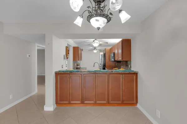 $1,700 | 6610 Coral Lake Drive, Unit 110, Margate, FL 33063