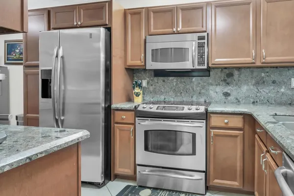 $1,700 | 6610 Coral Lake Drive, Unit 110, Margate, FL 33063