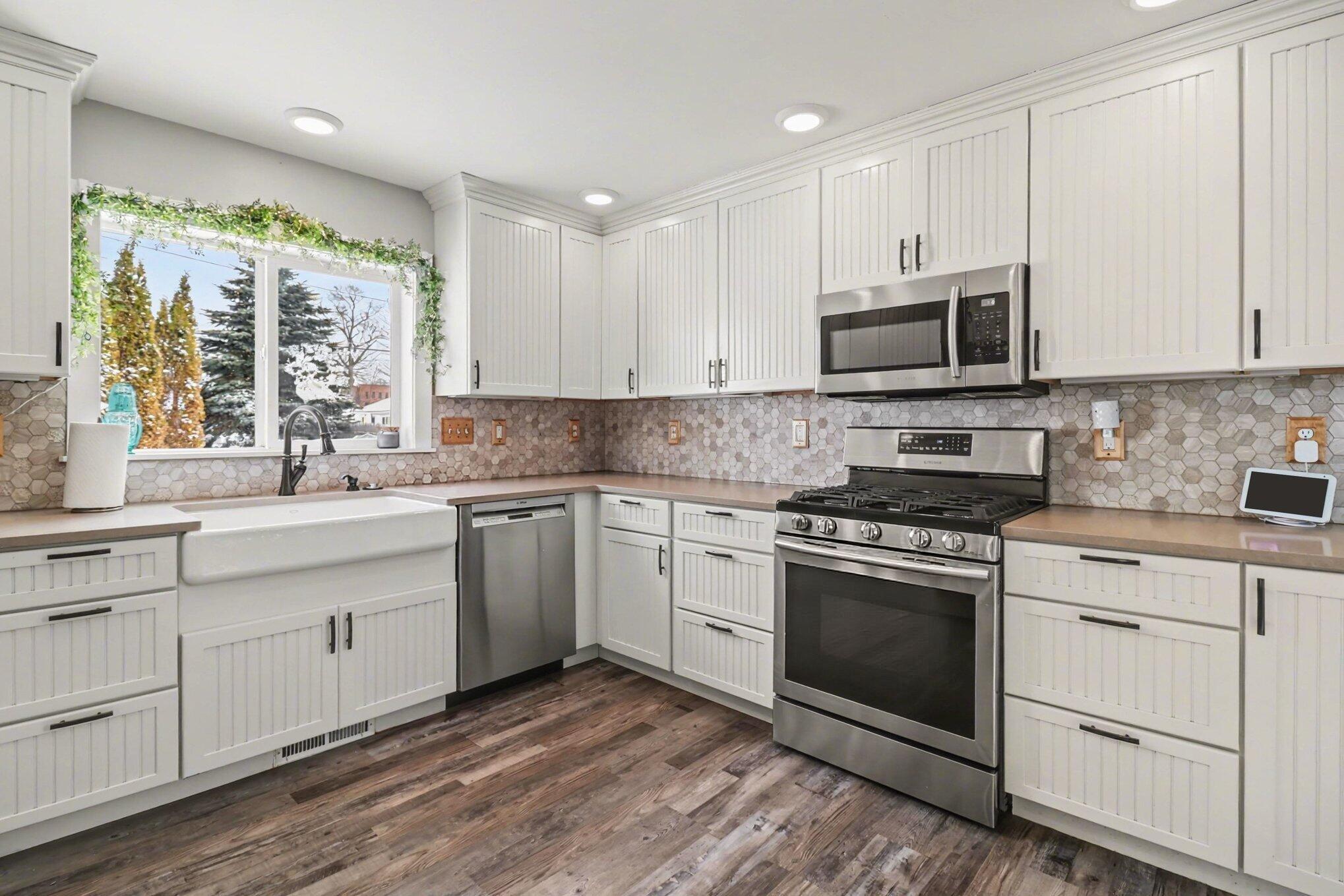 814 North Rath Avenue Ludington, MI 49431 - Photo 23 of 40 Kitchen 2