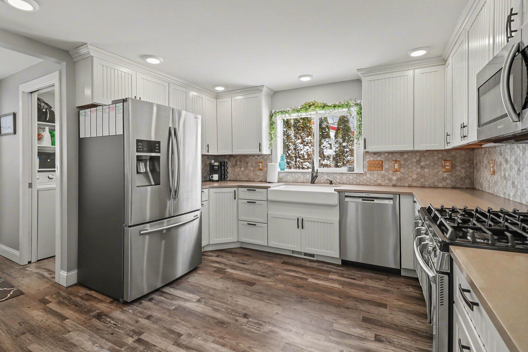 814 North Rath Avenue Ludington, MI 49431 - Photo 24 of 40 Kitchen 1