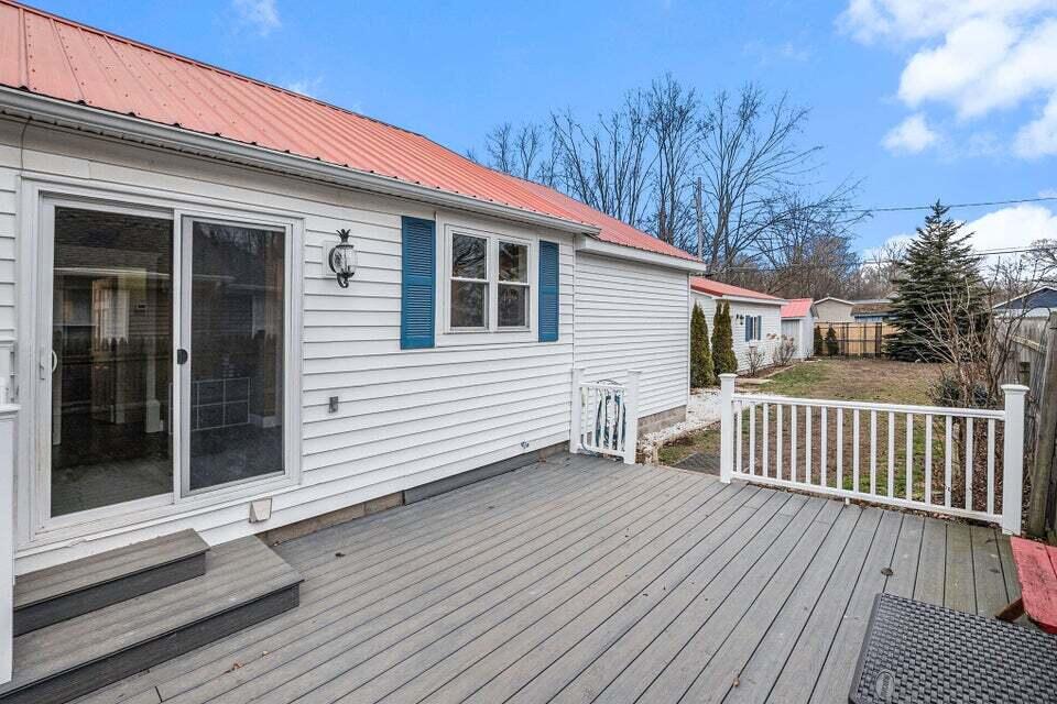 814 North Rath Avenue Ludington, MI 49431 - Photo 34 of 40 Exterior Deck