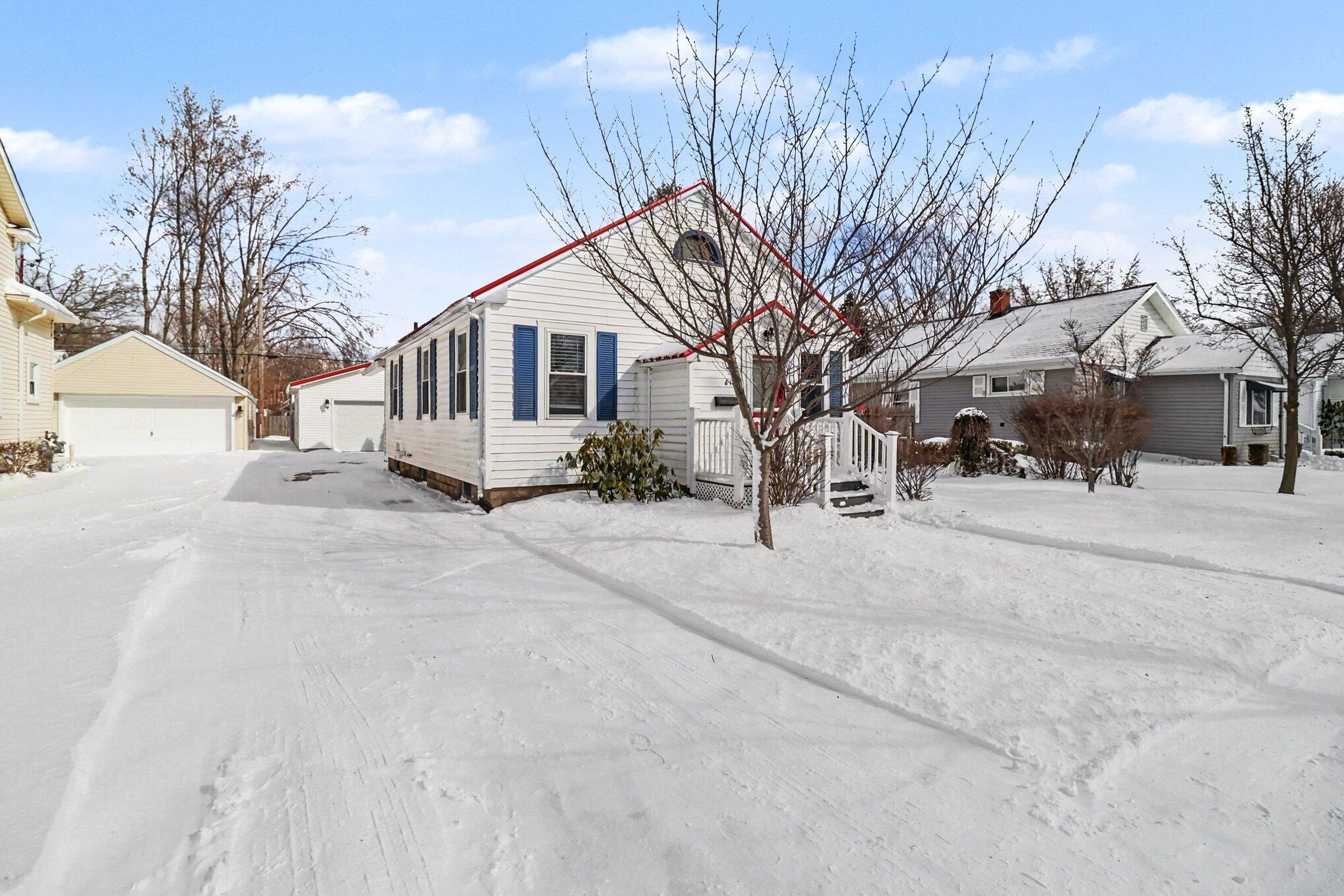814 North Rath Avenue Ludington, MI 49431 - Photo 37 of 40 Exterior