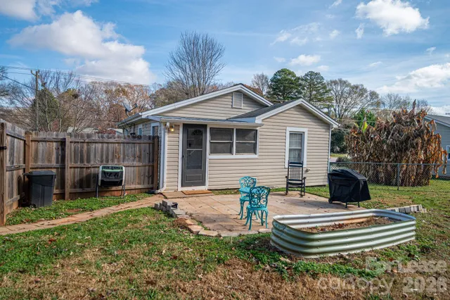 $1,600 | 4906 South New Hope Road, Belmont, NC 28012