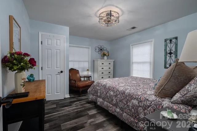 $1,600 | 4906 South New Hope Road, Belmont, NC 28012