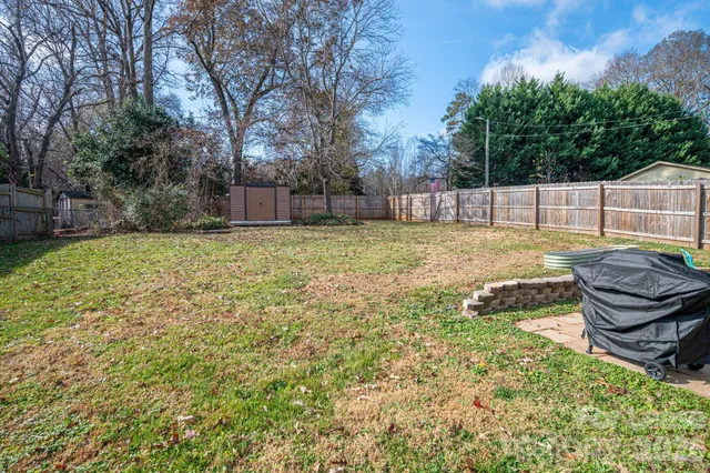 $1,600 | 4906 South New Hope Road, Belmont, NC 28012