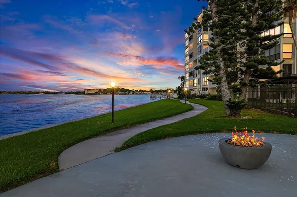 $499,000 | 200 Woodette Drive, Unit TRB (102W), Dunedin, FL 34698