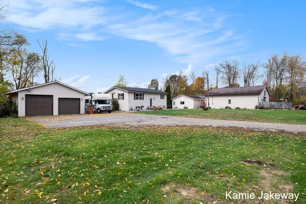 $475,000 | 8395 McArthur Avenue Northeast, Belding, MI 48809