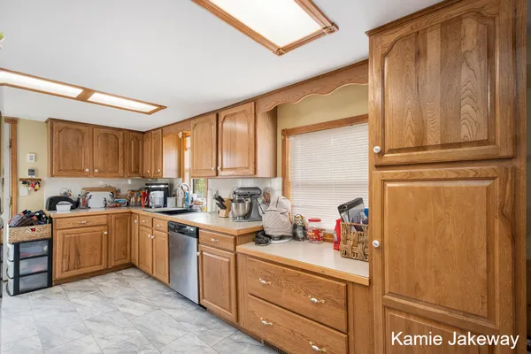 $475,000 | 8395 McArthur Avenue Northeast, Belding, MI 48809