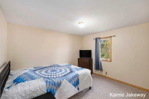 $475,000 | 8395 McArthur Avenue Northeast, Belding, MI 48809