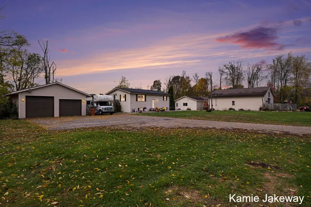 $493,000 | 8395 McArthur Avenue Northeast, Belding, MI 48809