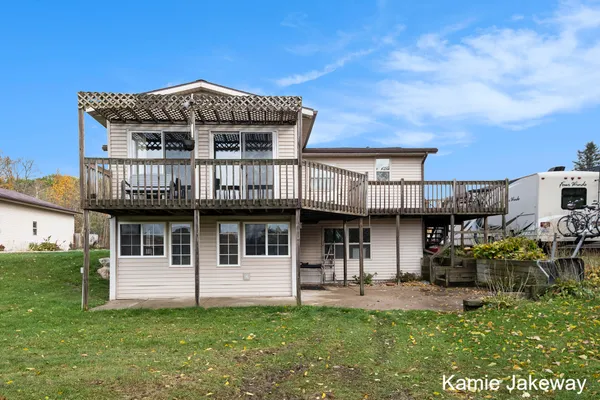 $475,000 | 8395 McArthur Avenue Northeast, Belding, MI 48809