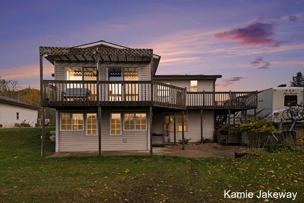 $475,000 | 8395 McArthur Avenue Northeast, Belding, MI 48809