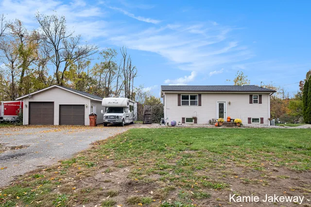 $493,000 | 8395 McArthur Avenue Northeast, Belding, MI 48809