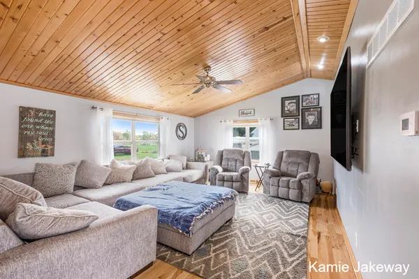 $475,000 | 8395 McArthur Avenue Northeast, Belding, MI 48809