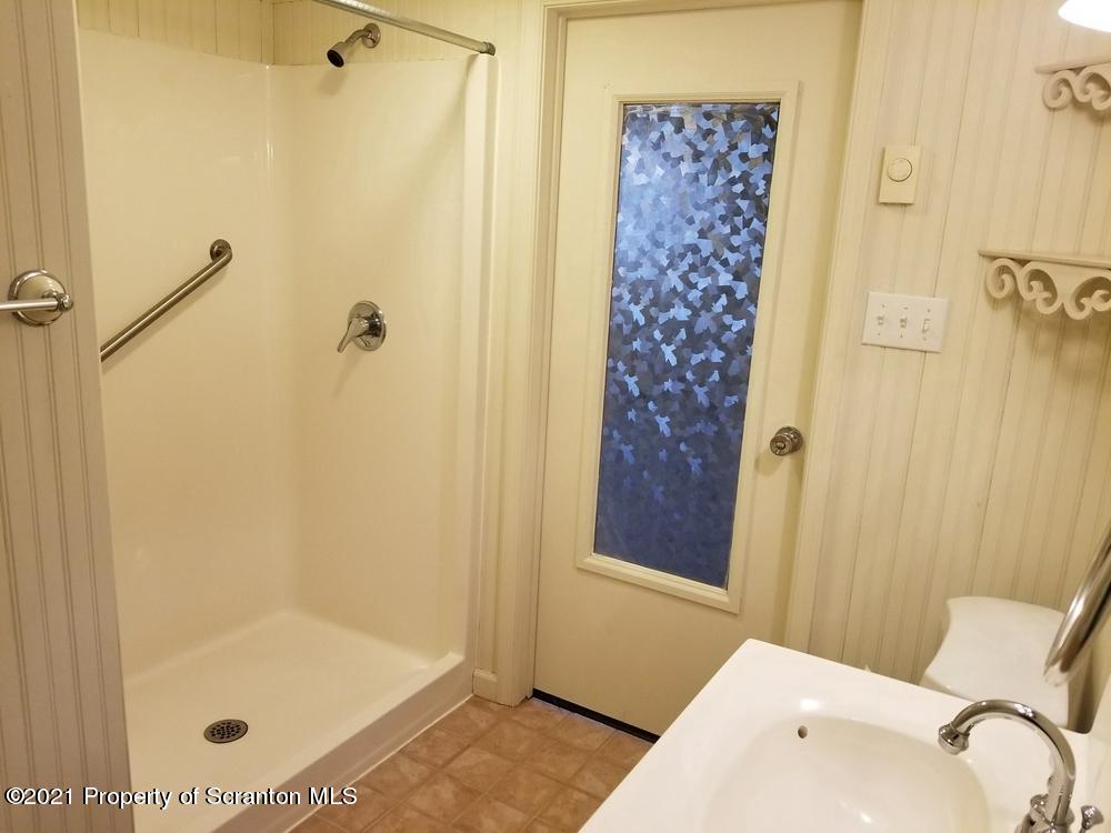 194 Ledgedale Road Lake Ariel, PA 18436 - Photo 6 of 7 Gallery Image 6