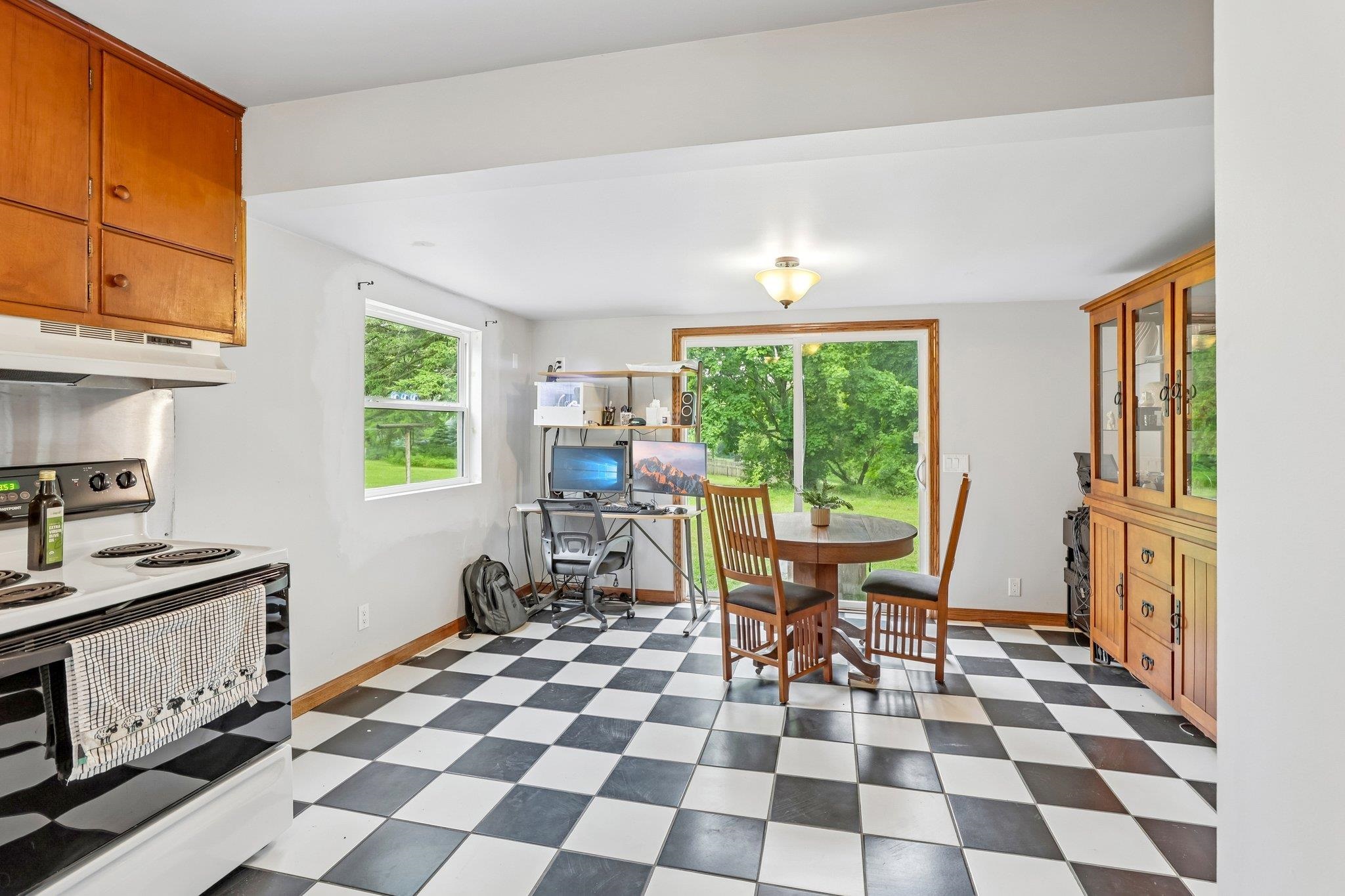 306 Lake Street Mount Horeb, WI 53572 - Photo 13 of 29