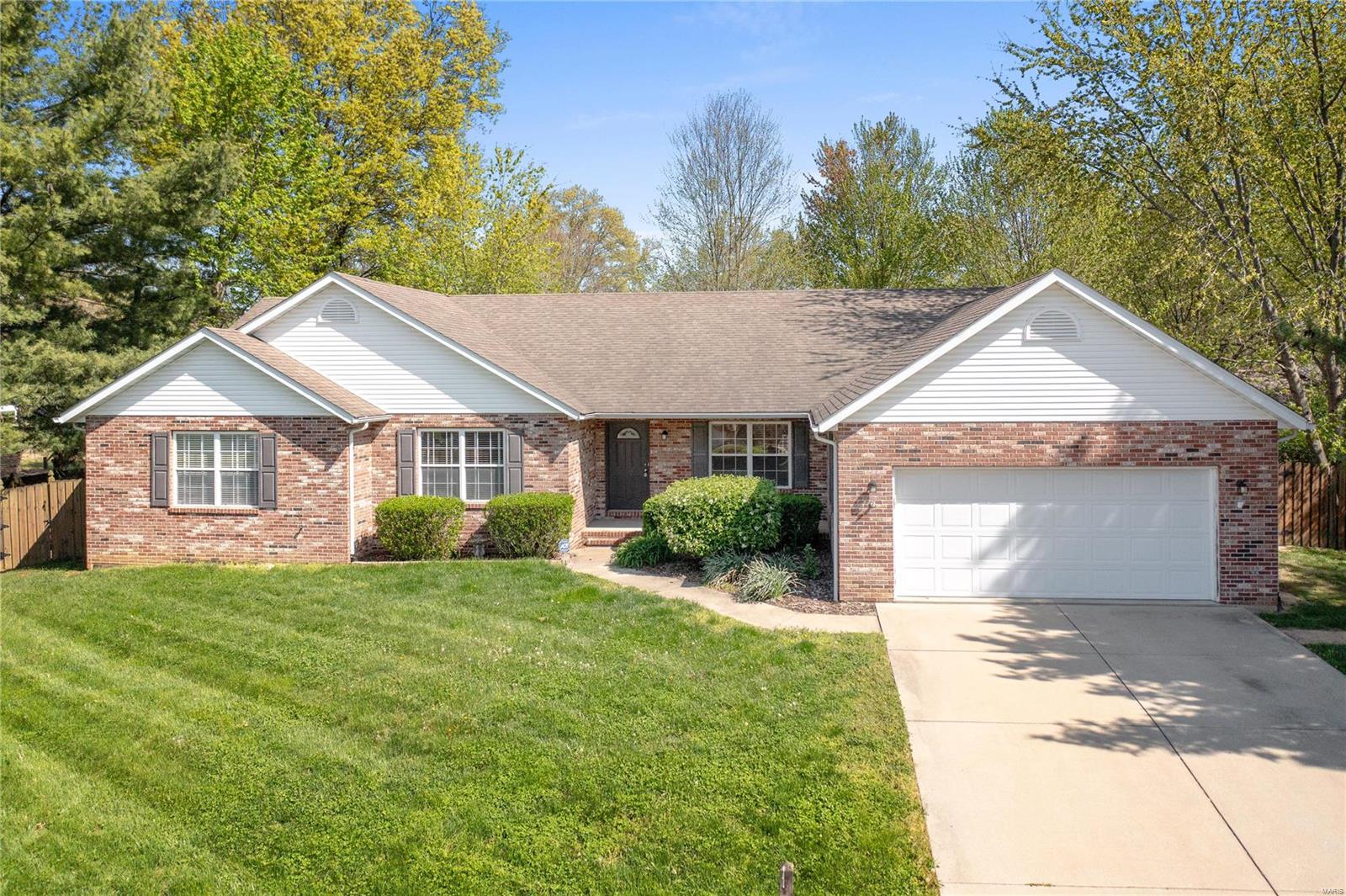 313 Largo Drive Belleville, IL 62221 - Photo 1 of 35 Gallery Image 1
