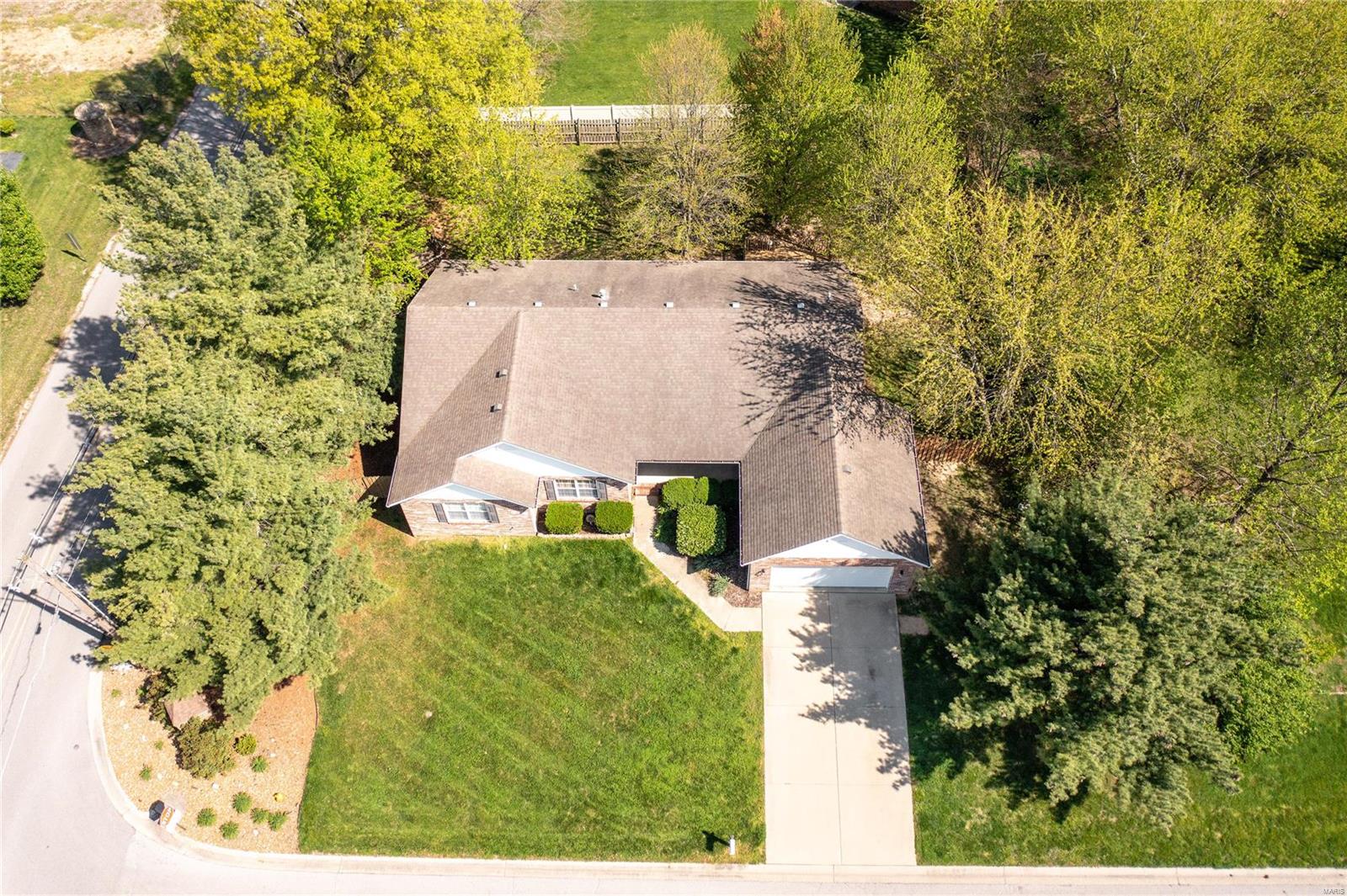 313 Largo Drive Belleville, IL 62221 - Photo 31 of 35 Gallery Image 31