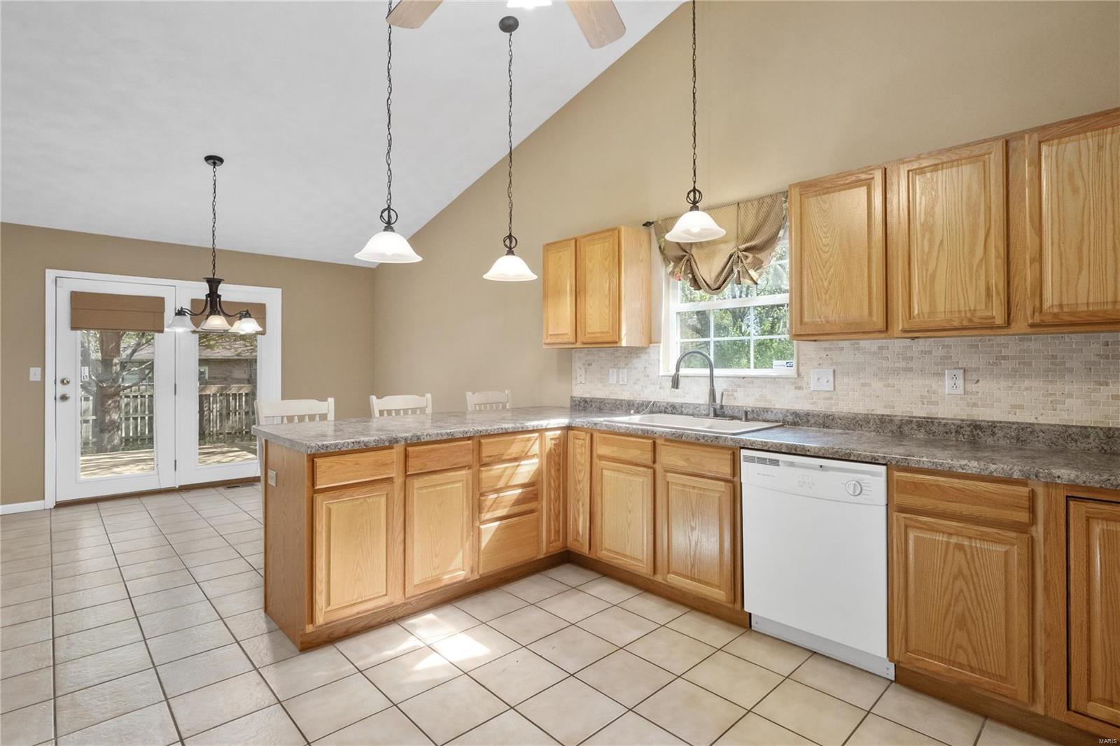 313 Largo Drive Belleville, IL 62221 - Photo 7 of 35 Gallery Image 7